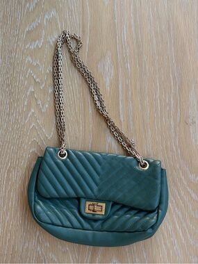 Urban Expressions Quilted Shoulder Bag in Green with Gold Chain